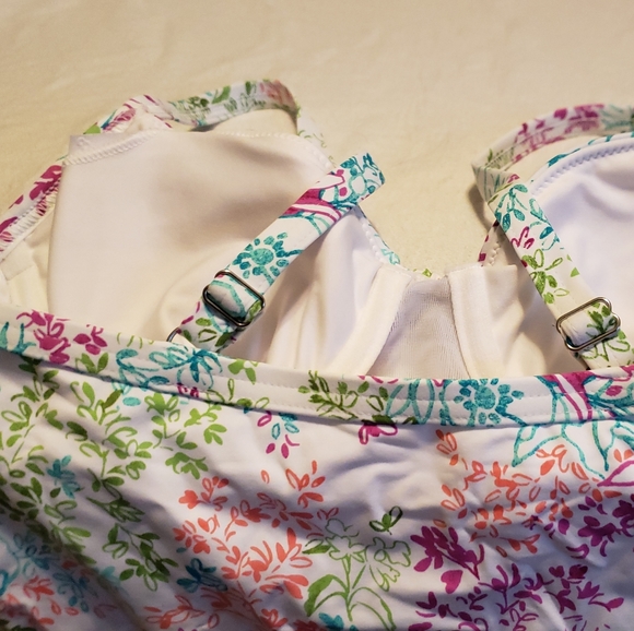 Land's End Tankini Top Size 4 NWOT - Picture 5 of 8